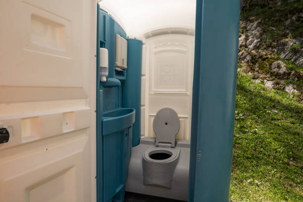 Portable Toilet Options We Offer in Lakefield, MN